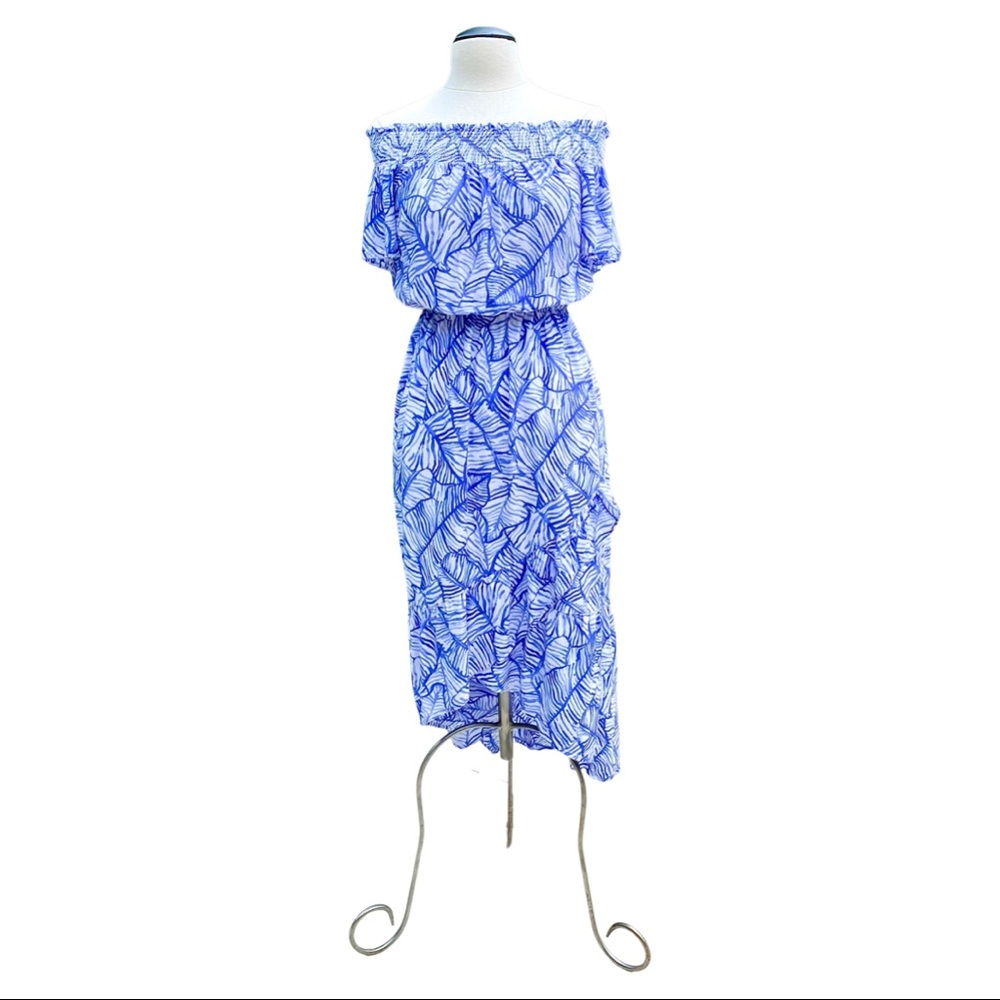 Size 2 Vineyard Vines blue banana leaf print off the shoulder dress.